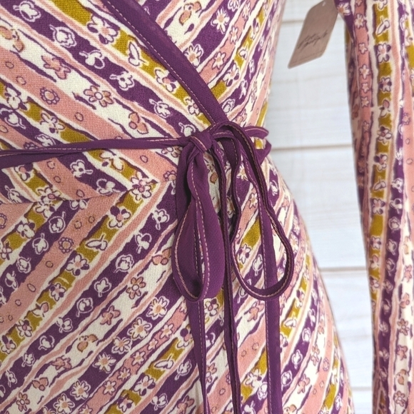 Free People Phoebe Printed Jersey Maxi Wrap Dress in Peach Combo Size Small NWT - Picture 7 of 11